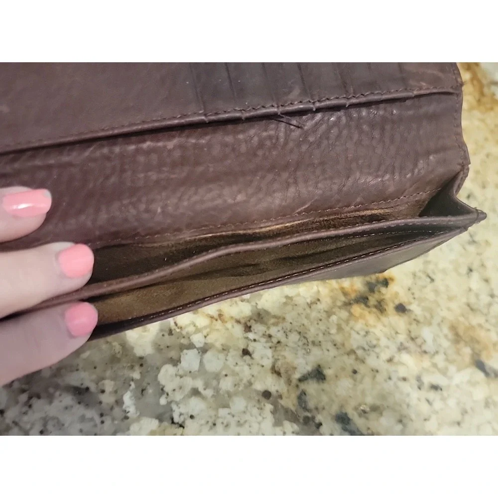 Duluth Trading Brown Lifetime Leather Wallet Wristlet Clutch Women's.  EUC